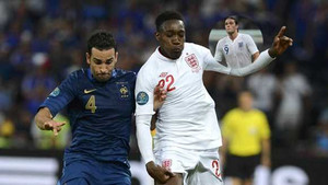 Trước trận Anh-Thụy Điển: Đôi giày của Hodgson