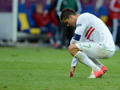 'Luôn có một con ma theo sau Ronaldo'