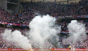 Euro 24h: UEFA trừng phạt Croatia vì hooligan