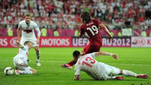 Ba Lan 0-1 Czech: Lấp lánh ánh pha lê