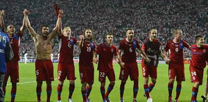 Loại chủ nhà Ba Lan, Czech thẳng tiến tứ kết