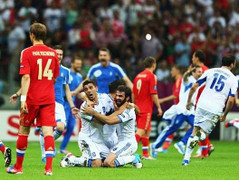 Thua cựu vương Hy Lạp, Nga cay đắng rời Euro 2012