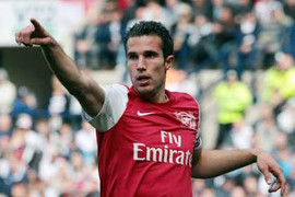 Arsenal ra giá bán Robin Van Persie