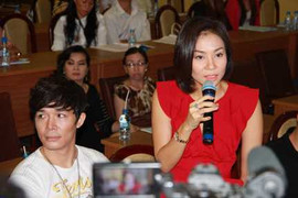 Thu Minh, Thái Hà xấu hổ vì sự cố trang phục phản cảm