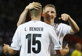 Lars Bender chấm dứt mộng đi tiếp của Đan Mạch