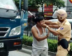 CSGT đánh tài xế giữa phố: Còn chờ kết quả giám định