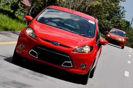 Giảm giá cả 100 triệu đồng, Ford tung đủ chiêu kích cầu