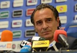 Italia vào tứ kết, Prandelli 'nổ' trước báo giới