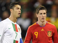 Nhà cái đổi tỉ lệ 'vua phá lưới' vì CR7, Torres