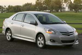 Cả triệu xe Camry, Yaris bị ‘tố’ có nguy cơ cháy