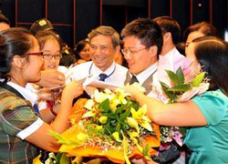 Thầy của GS Ngô Bảo Châu về thăm trường THPT VTC