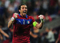 Italia trên đường vô địch: Thiên thanh thắm màu thần kỳ