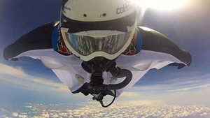 Video, ảnh: Cú nhảy lập 4 kỉ lục từ độ cao 11.000m