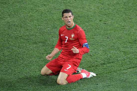 Nơi Ronaldo bắt nạt Messi