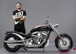 Rooney chơi trội, bán đấu giá xế nổ 