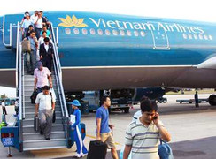 Thêm 13 chuyến bay của Vietnam Airlines bị hủy vì bão