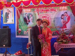 Kỳ cục nơi cô dâu không được mặc váy cưới