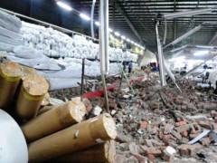 Hà Nam: Xưởng may đổ tường, 3 người tử vong