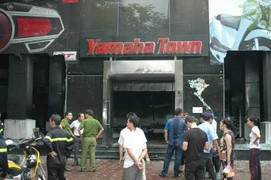 Hà Nội: Cháy lớn cửa hàng, nhiều xe máy bị thiêu rụi