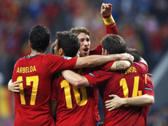 Tây Ban Nha 2-0 Pháp: Tâm phục khẩu phục