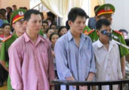 Bình Định: Em vợ suýt đoạt mạng anh rể vì… vạc cỏ