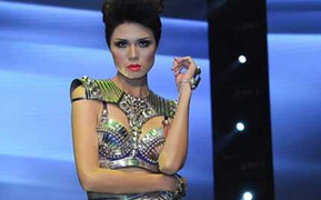 Siêu mẫu Việt Nam khoe vòng đo chuẩn với Bikini