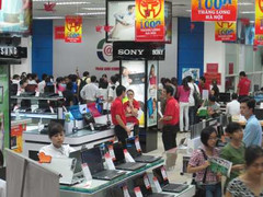 Độc chiêu ăn theo Euro của siêu thị điện máy