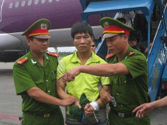 Kẻ truy sát cả gia đình trong đêm sa lưới