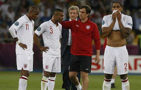 ĐT Anh bị loại: Khi sự kiêu ngạo biến thành nỗi xấu hổ