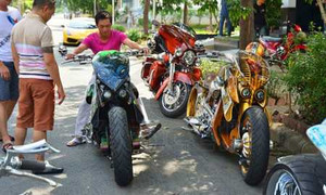 Cường đô la 'đọ dáng' cùng dàn mô tô khủng