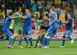 Italia vào bán kết: Đẳng cấp bóng đá đẹp