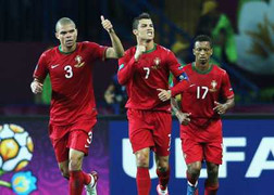 Trước vòng bán kết: BĐN sẽ đánh bại TBN như thế nào?