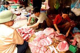 Thịt thối, gà lậu lại ùn ùn về nước