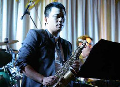 Nhạc sĩ Hồng Kiên: Thương cho anh nhạc công!