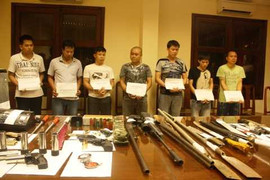 Triệt phá ổ cá độ bóng đá Euro và kho vũ khí cực lớn