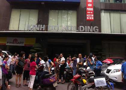 Hà Nội: Cư dân một khu chung cư bị 'đầu gấu' uy hiếp