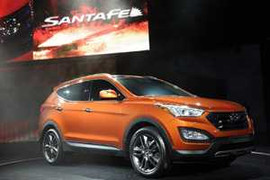 Hyundai Santa Fe mới chốt giá hơn 820 triệu đồng