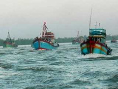 Bão Doksuri vào Biển Đông và đang mạnh hơn