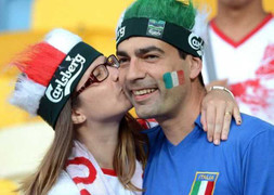 Kỉ lục: 100 triệu người xem trực tiếp trận Anh-Italia