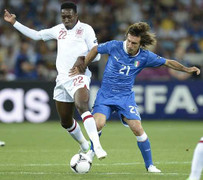 Ozil-Pirlo: So tài thượng đỉnh