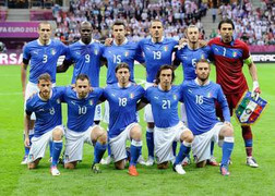 Italia vào chung kết Euro: Hát vang khúc quân hành