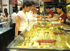 Giá vàng lùi xa ngưỡng 42 triệu đồng/lượng