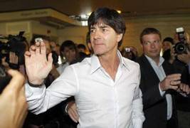 Joachim Loew: Thắng làm vua, thua...gói hành lý