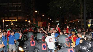 Thua trận, hooligan Đức nổi điên tấn công CĐV Italia