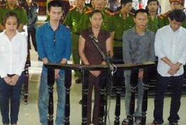 Mẹ tử hình, con chung thân vì ma túy 'đá'