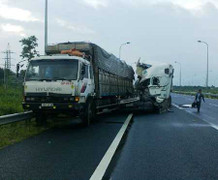 Container đâm chết người trên Đại lộ Thăng Long