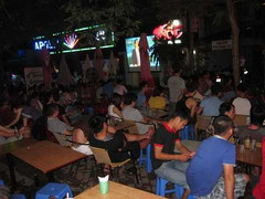 Trắng đêm chung kết Euro ở 'thánh địa' cà phê Hà Nội