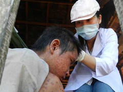 Quảng Ngãi: Dân vùng 'bệnh lạ' đồng ý dời làng