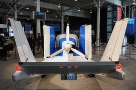 Chiêm ngưỡng ô tô bay đắt ngang siêu xe