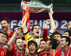 Clip toàn cảnh lễ đăng quang Euro 2012 của TBN